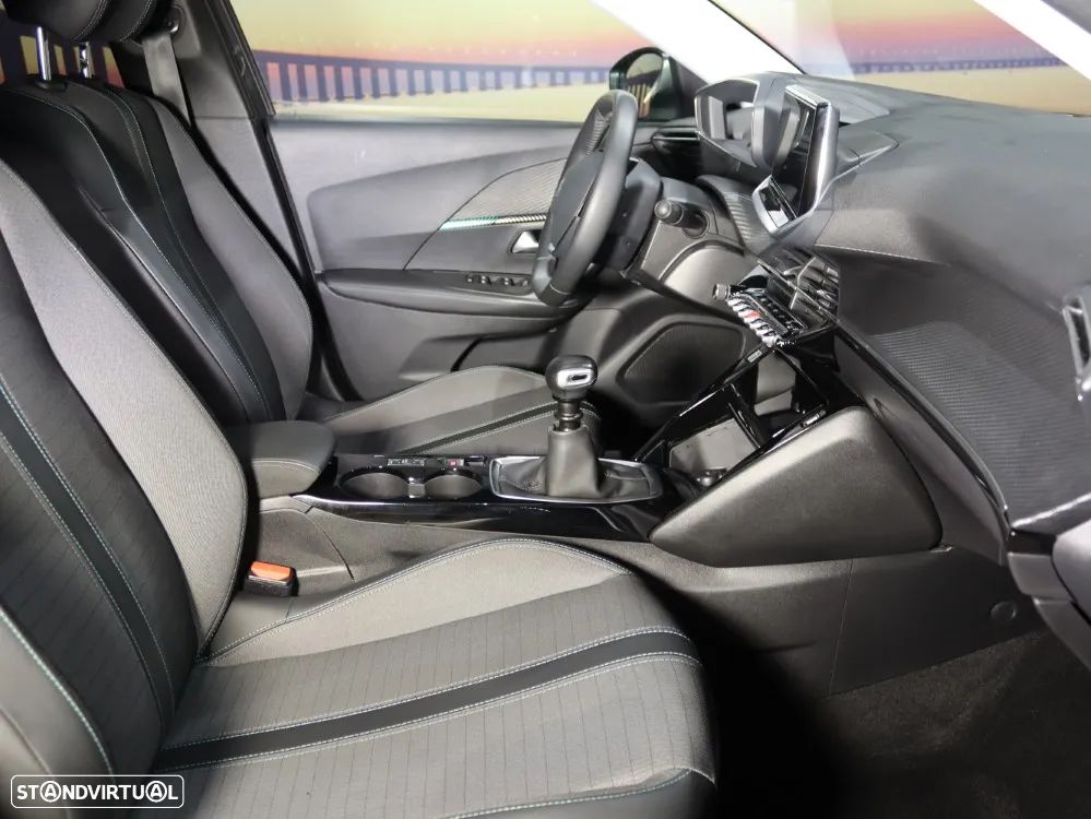 Peugeot 2008 1.2 PureTech Allure Pack - 16