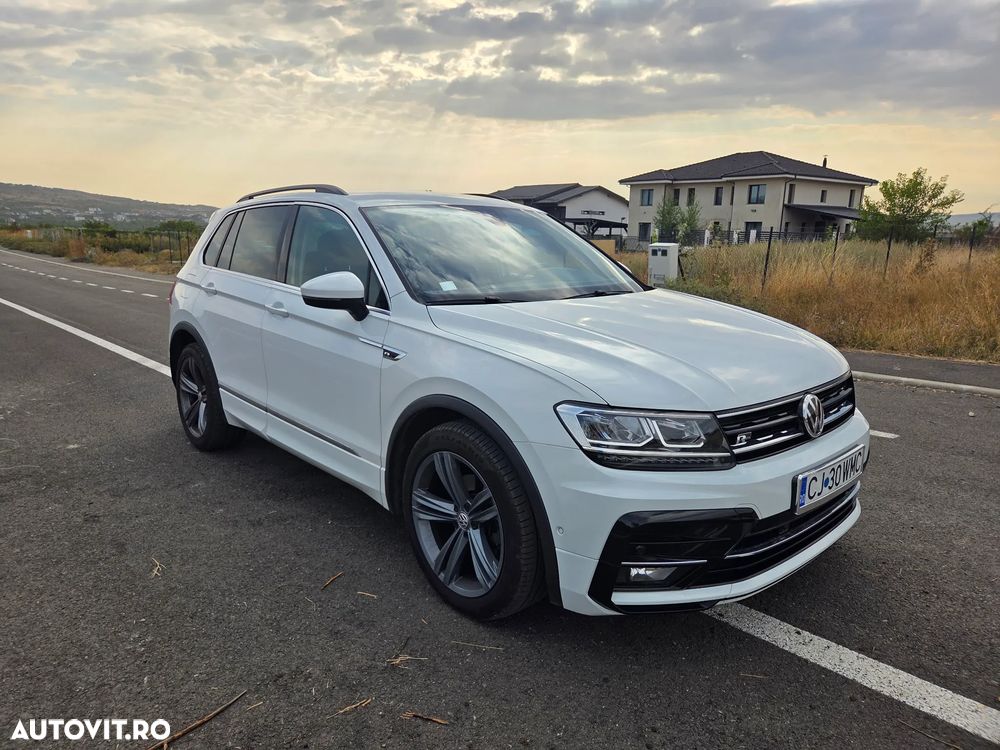 Volkswagen Tiguan - 1