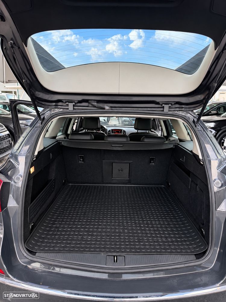 Opel Astra Sports Tourer - 12