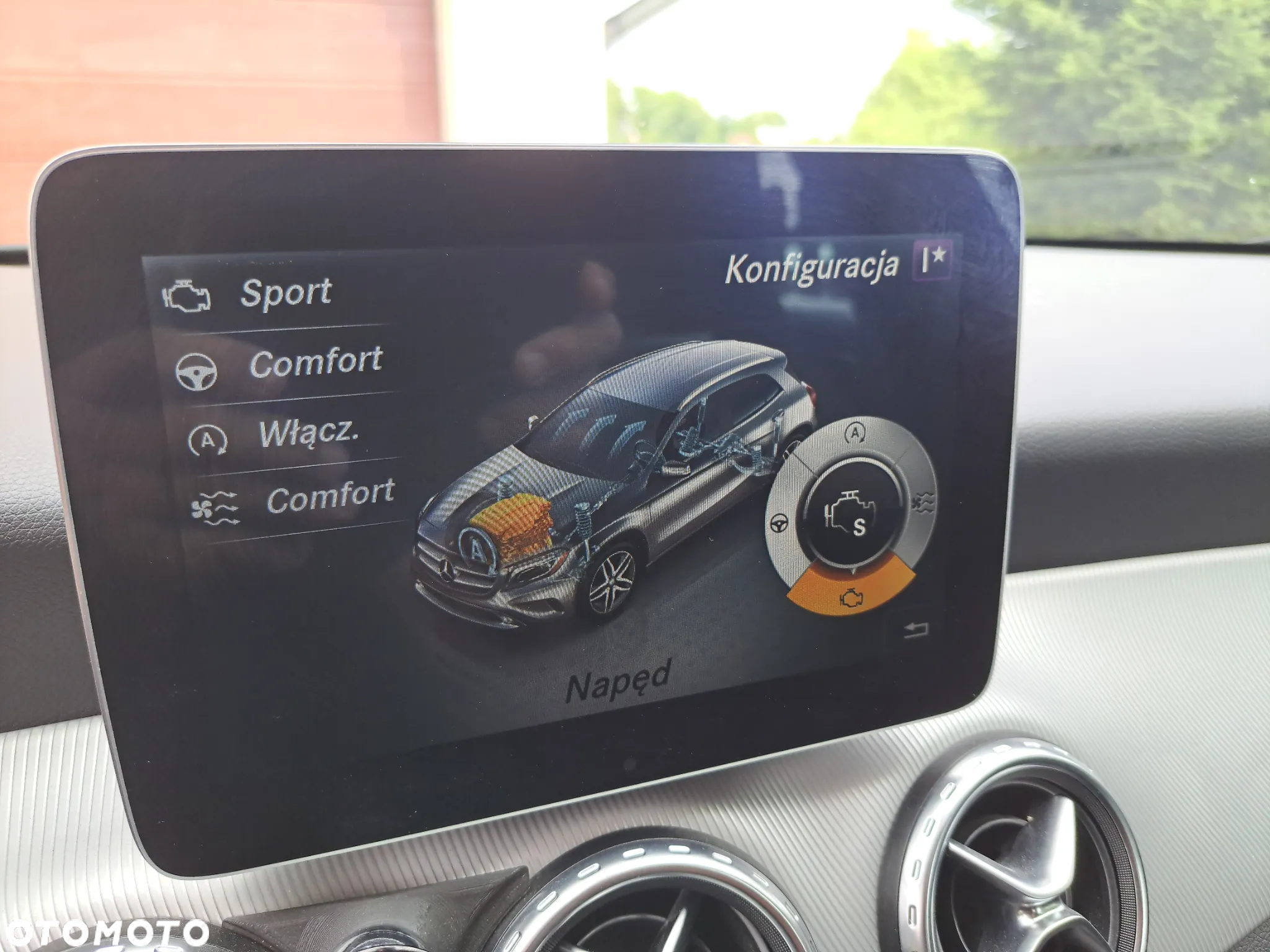 Mercedes-Benz GLA 180 UrbanStyle Edition - 19