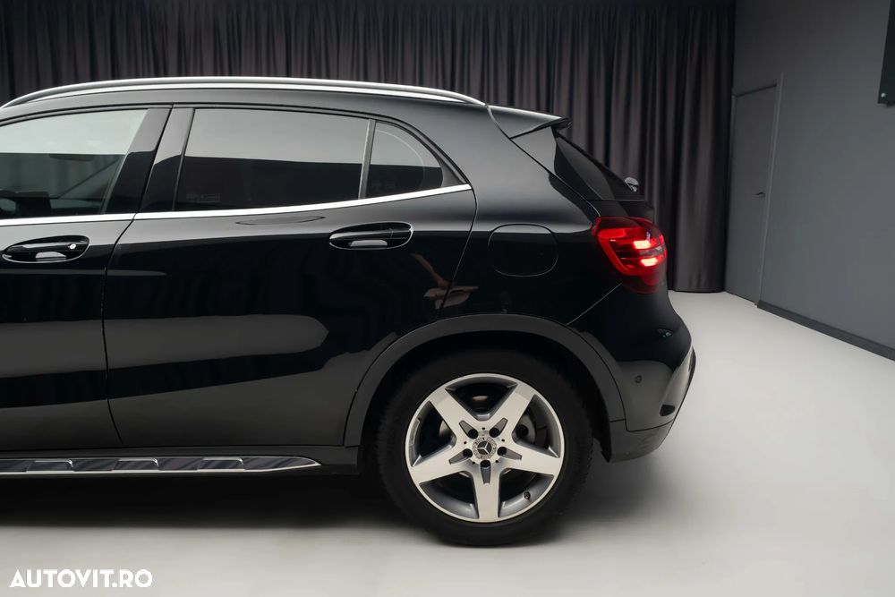 Mercedes-Benz GLA 200 7G-DCT AMG Line - 9
