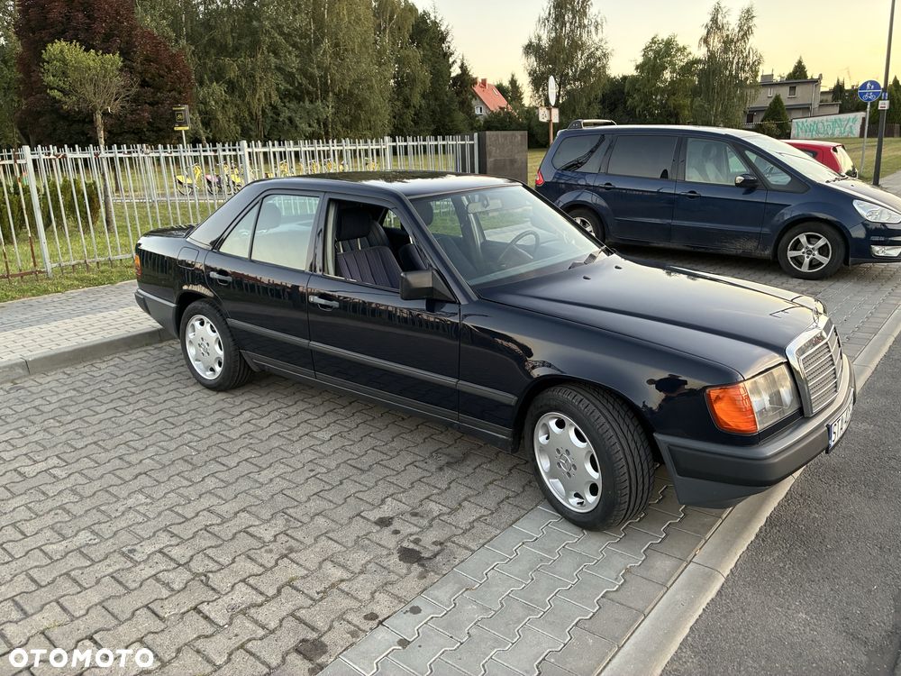 Mercedes-Benz W124
