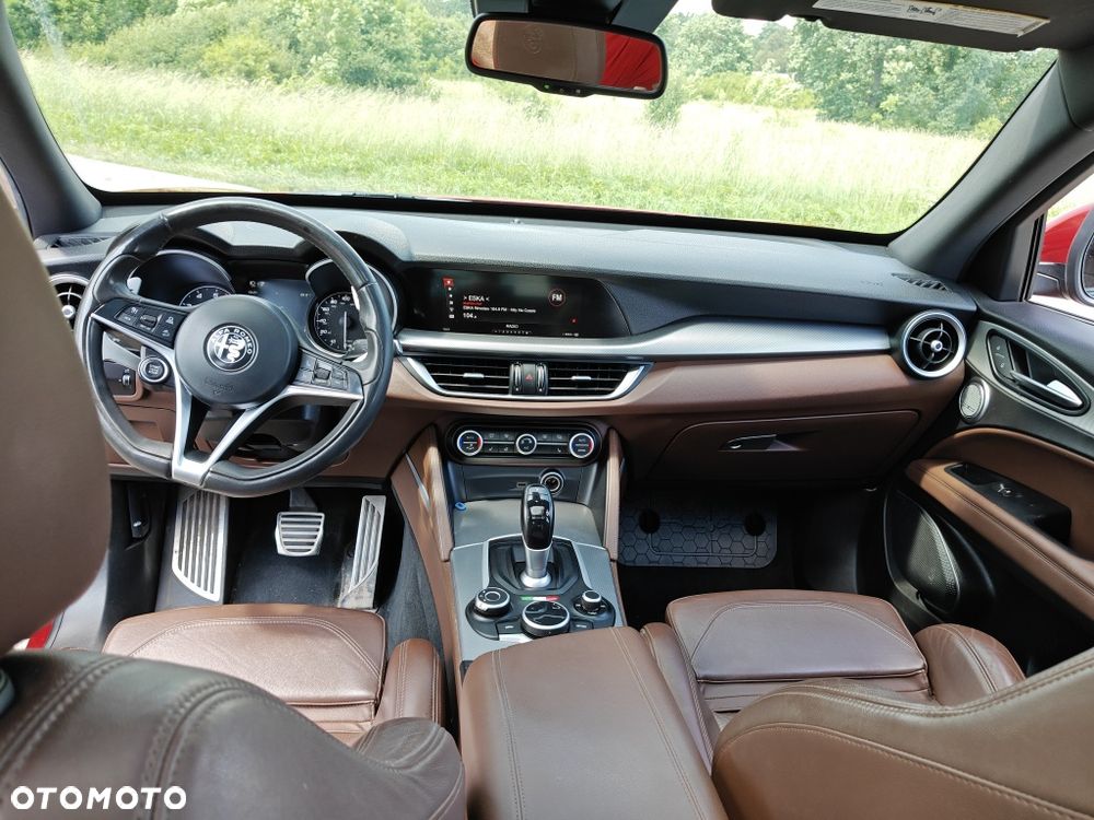 Alfa Romeo Stelvio - 8