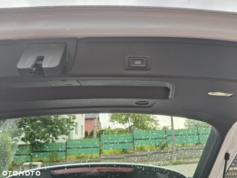 Audi A4 Avant 2.0 TDI ultra S tronic sport - 12