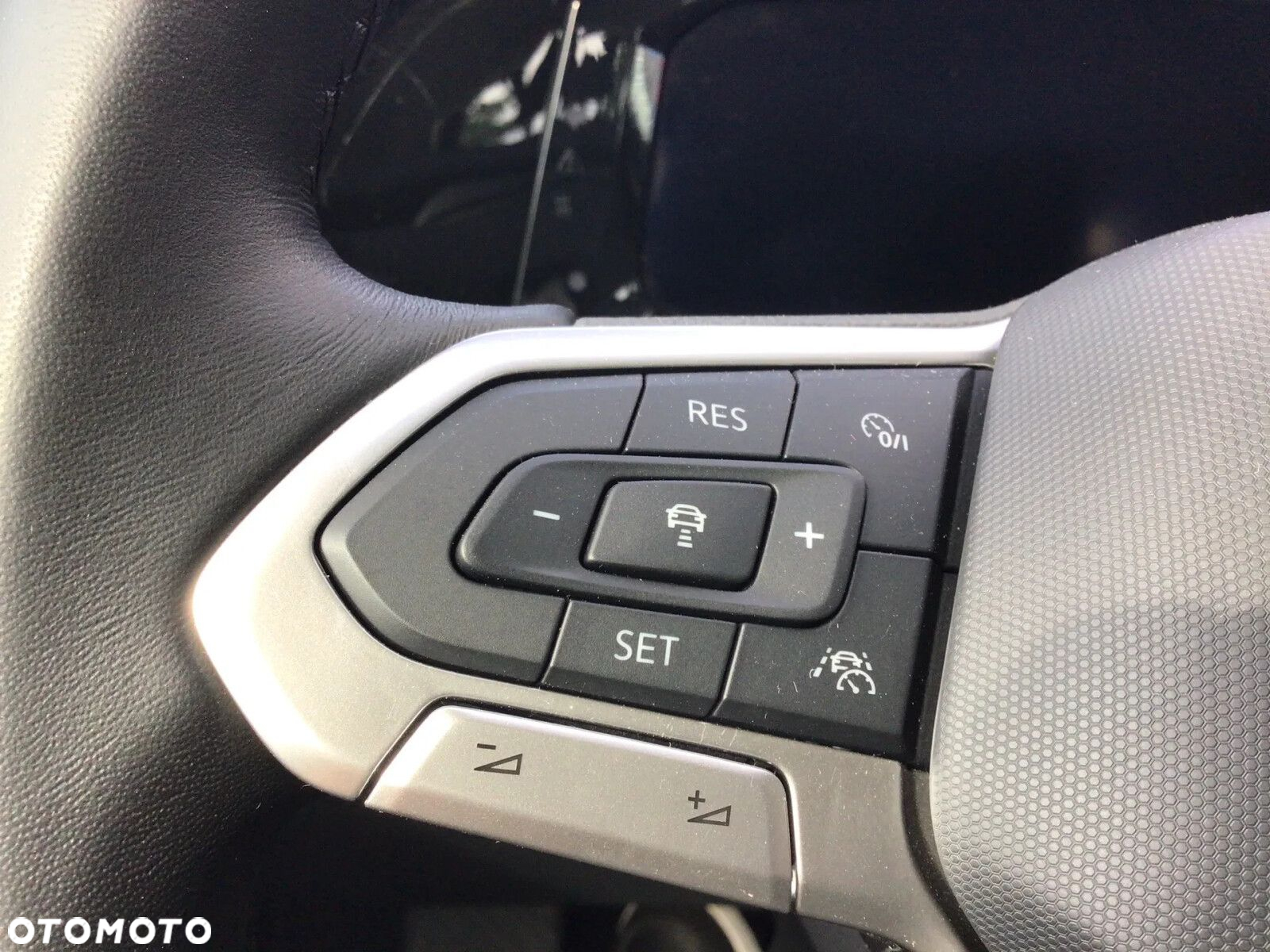 Volkswagen Golf VIII 1.5 TSI EVO Style - 16