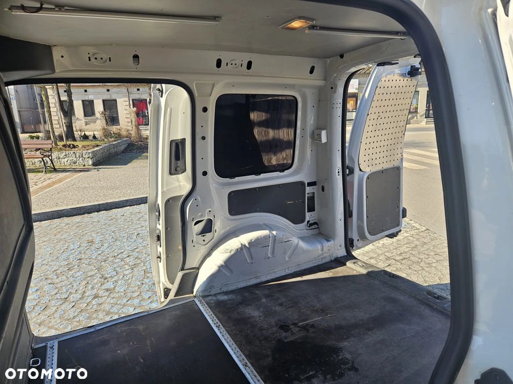 Volkswagen Caddy - 7