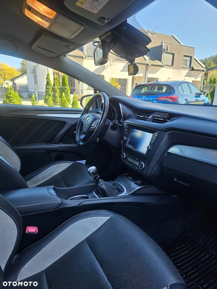 Toyota Avensis - 8
