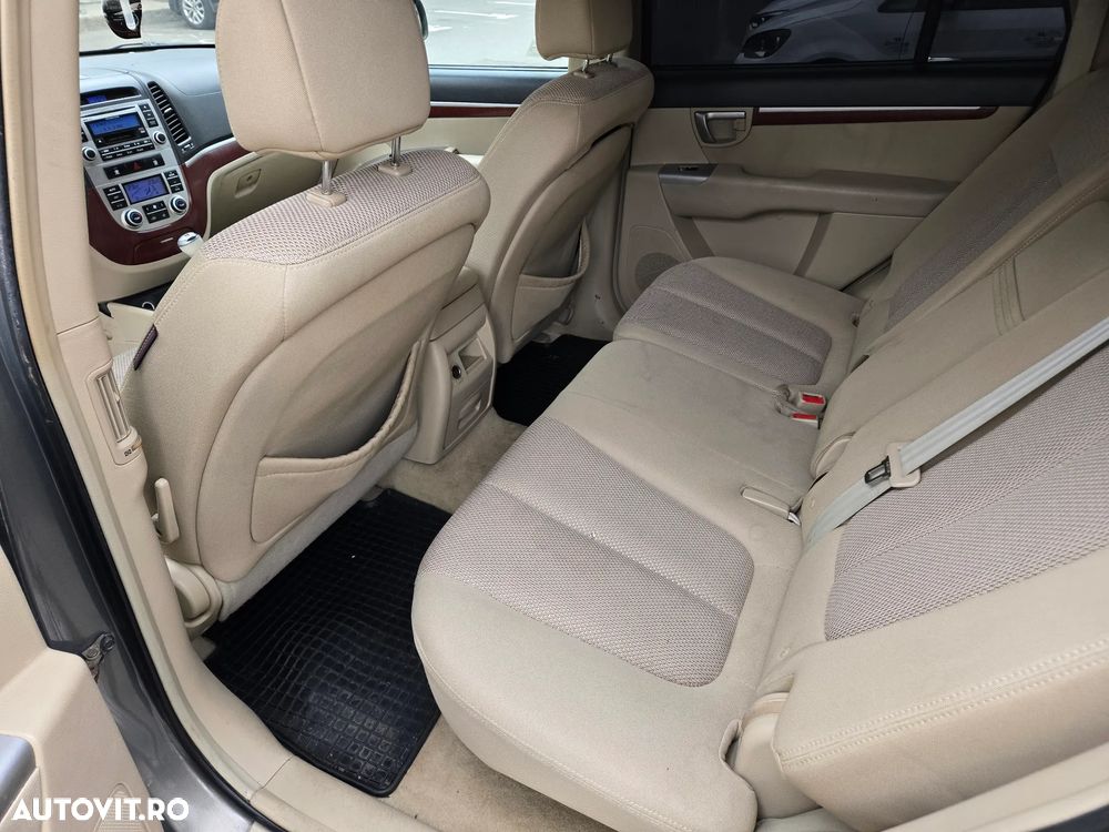 Hyundai Santa Fe 2.2 DSL VGT 5 SEATS 4WD - 9