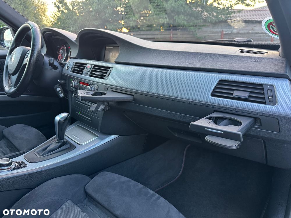 BMW Seria 3 320d DPF Edition Sport - 17