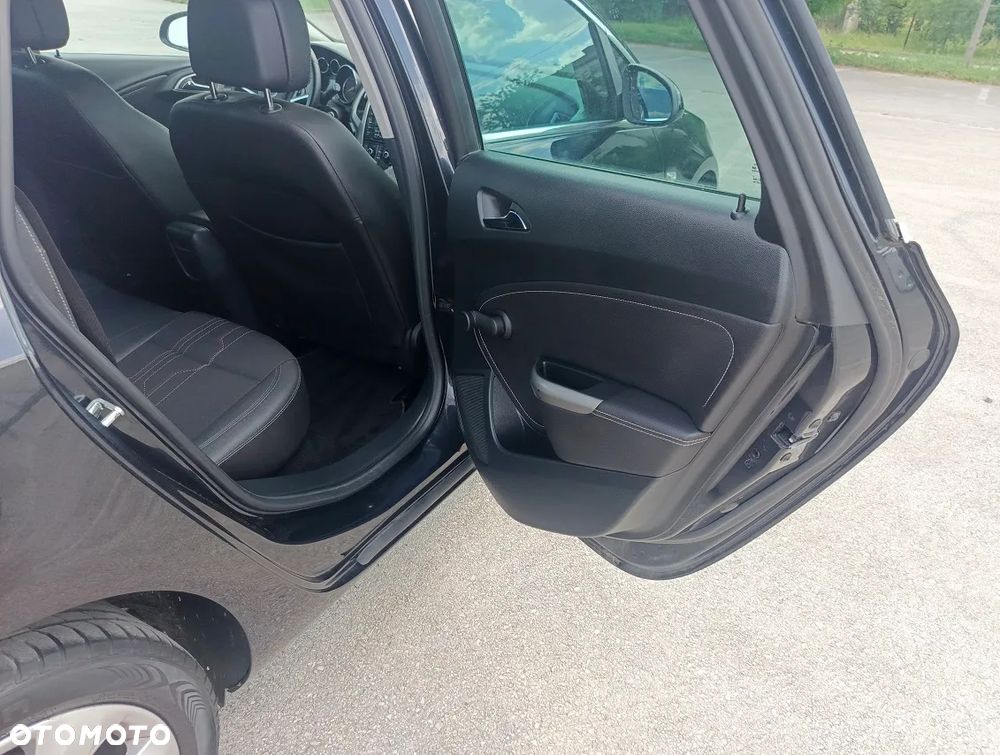 Opel Astra 1.4 Turbo 150 Jahre - 32