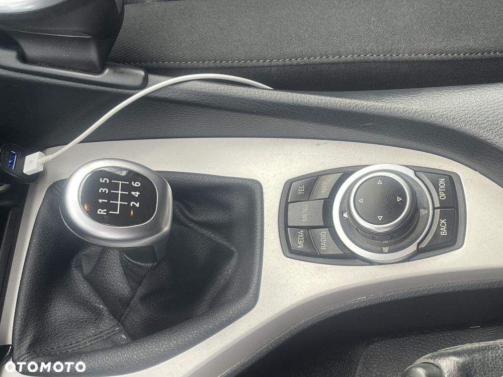 BMW X1 sDrive18d xLine - 14