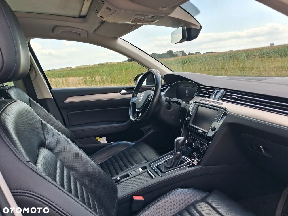 Volkswagen Passat - 5