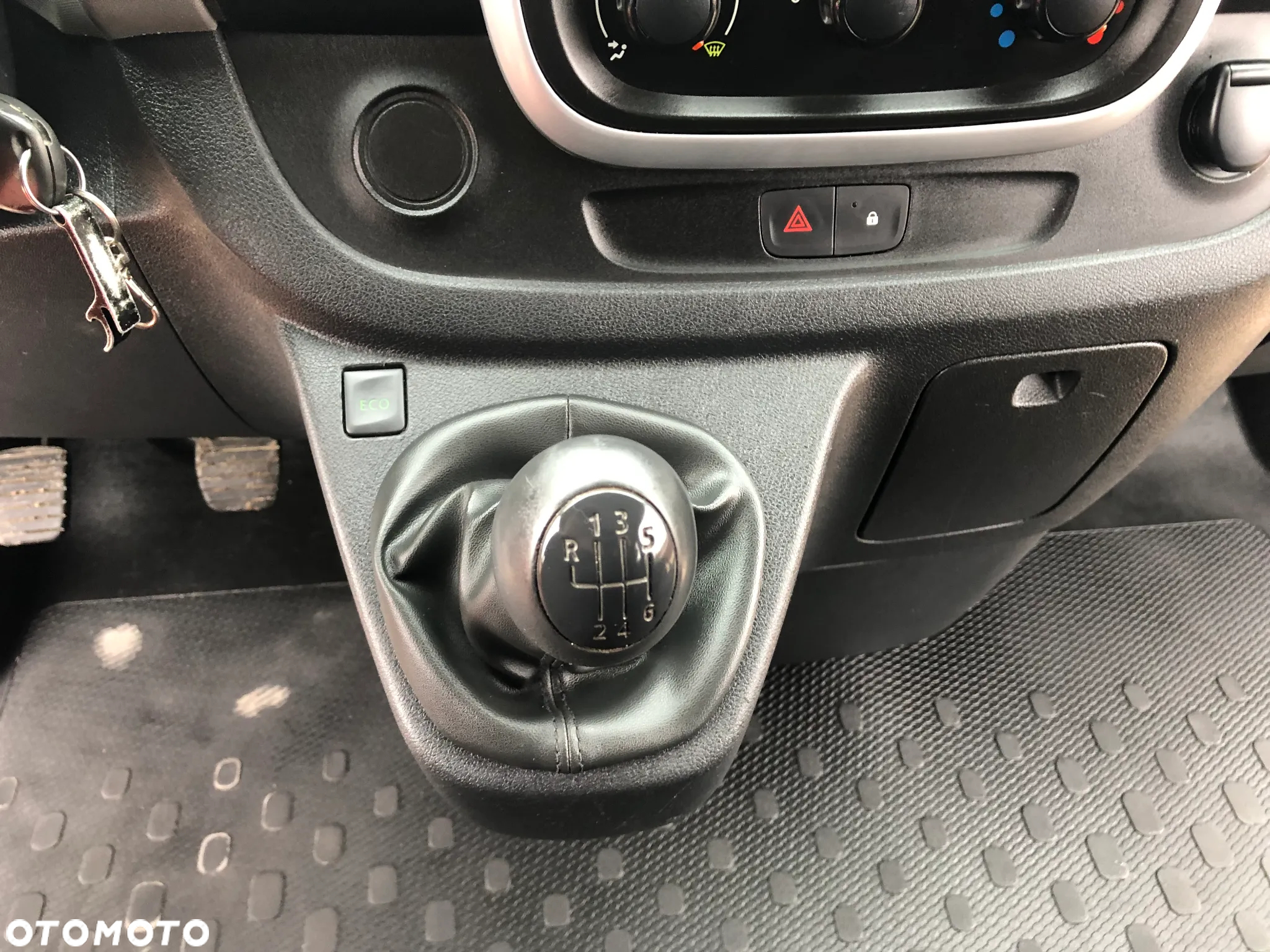 Renault TRAFIC - 19