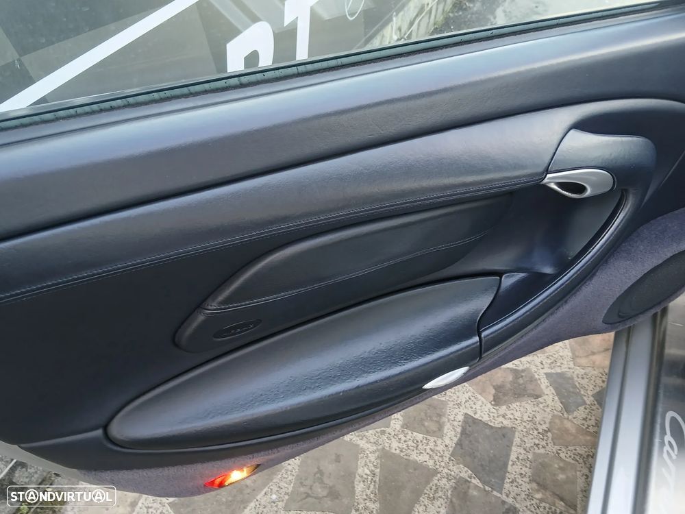 Porsche 911 Série F - 24