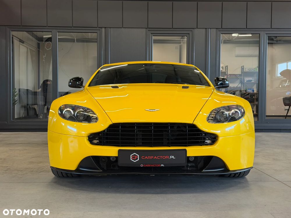 Aston Martin V8 Vantage - 14