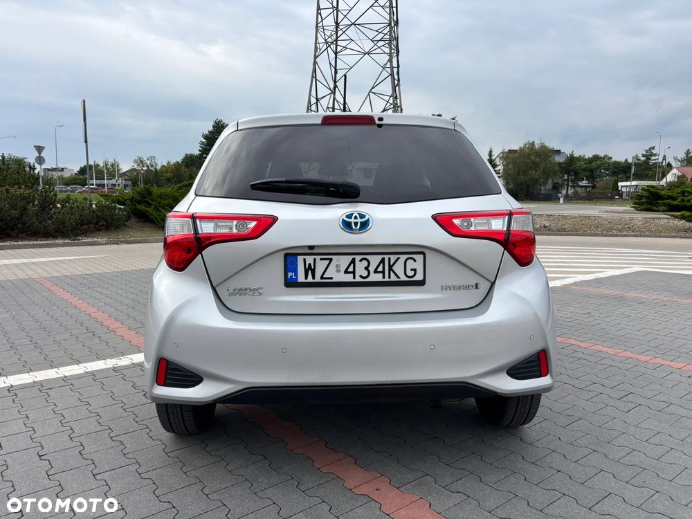 Toyota Yaris Hybrid 100 Active EU6 - 10