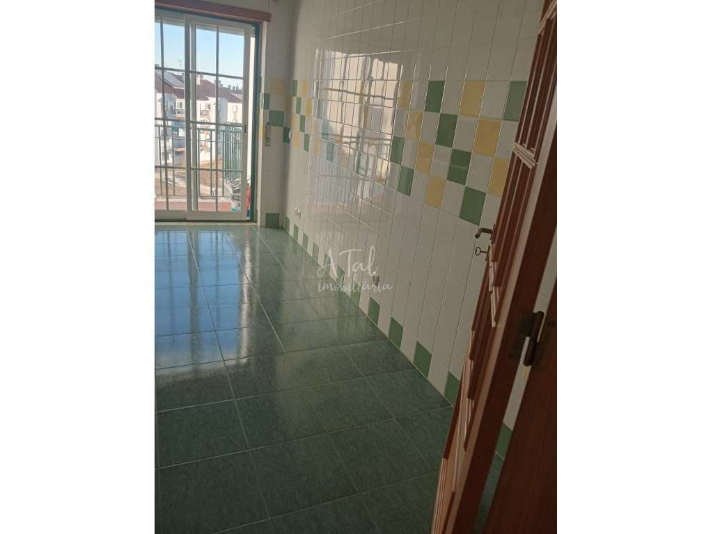 Apartamento T3 totalmente remodelado - Grande imagem: 5/13