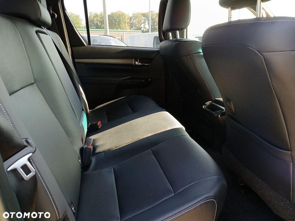 Toyota Hilux 2.8 D-4D mHEV Double Cab Invincible 4x4 - 10