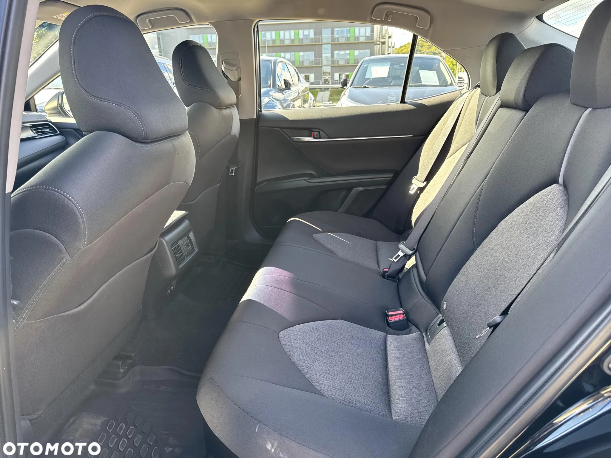 Toyota Camry 2.5 Hybrid Comfort CVT - 11