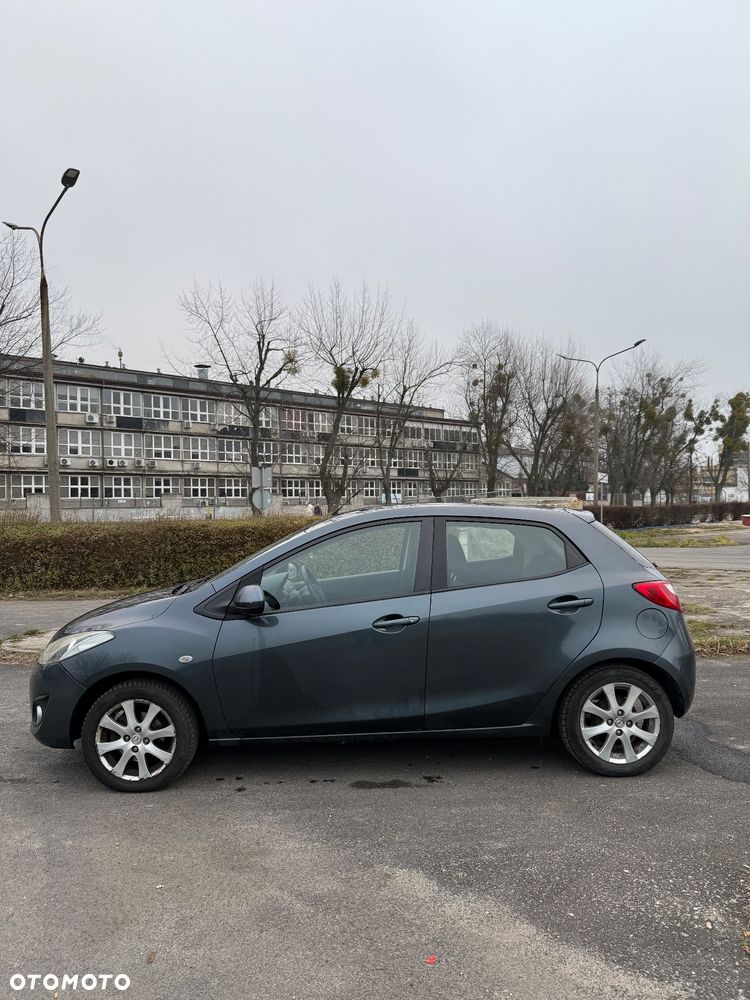 Mazda 2 - 3