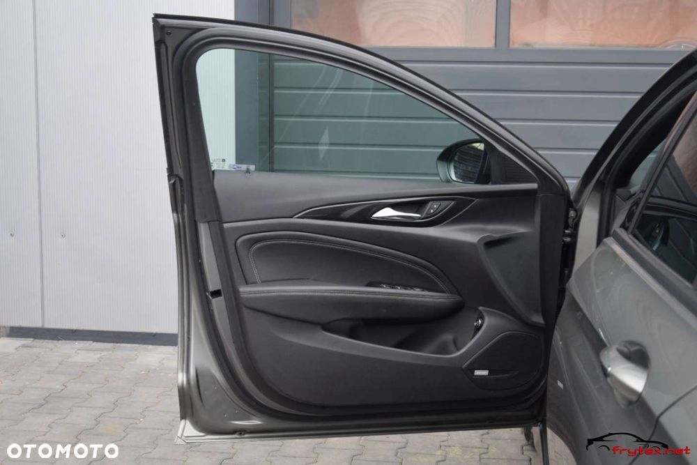 Opel Insignia - 17