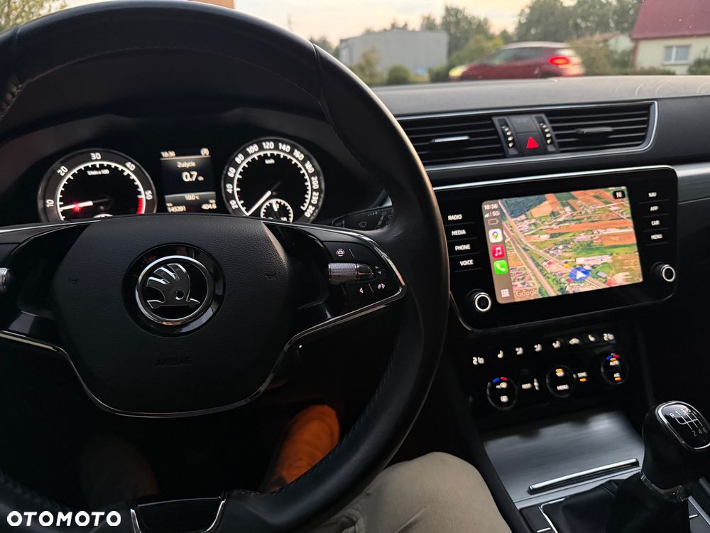 Skoda Superb 2.0 TDI SCR Ambition - 30