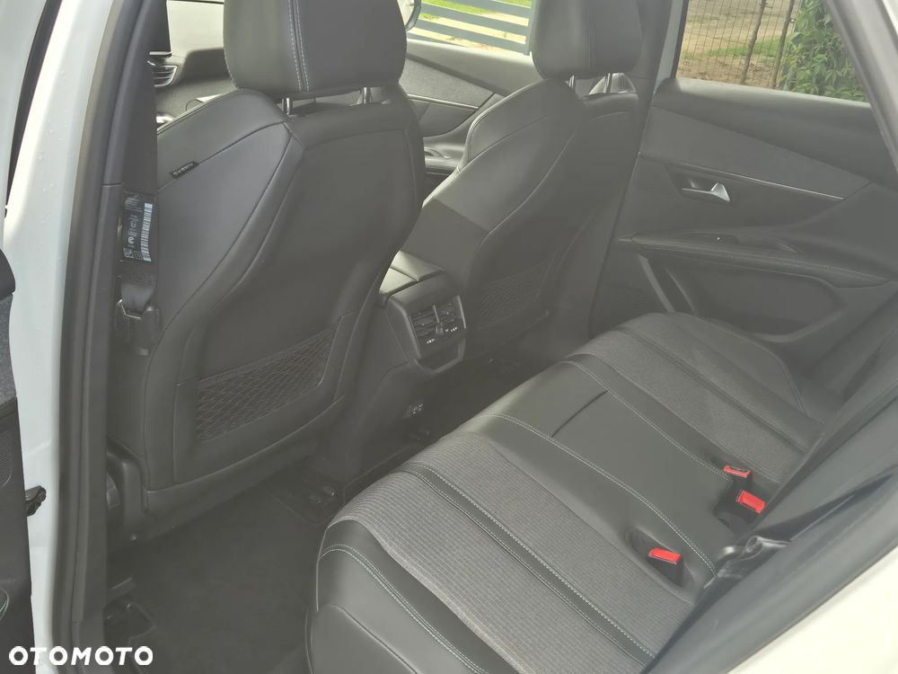 Peugeot 3008 225 e-EAT8 Allure Pack - 9