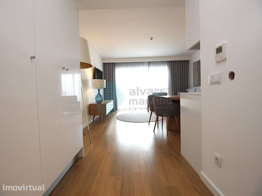 Apartamento T0 Duplex na 1ª Linha da praia de Sesimbra - Grande imagem: 3/18