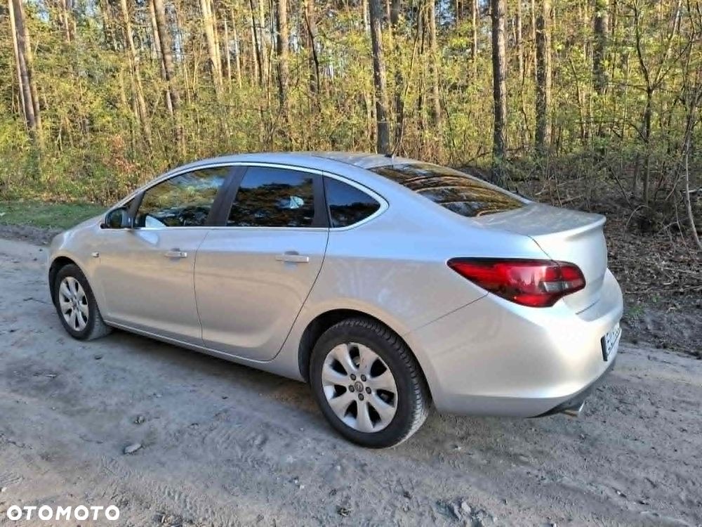 Opel Astra 1.4 T S&S EU6 - 8