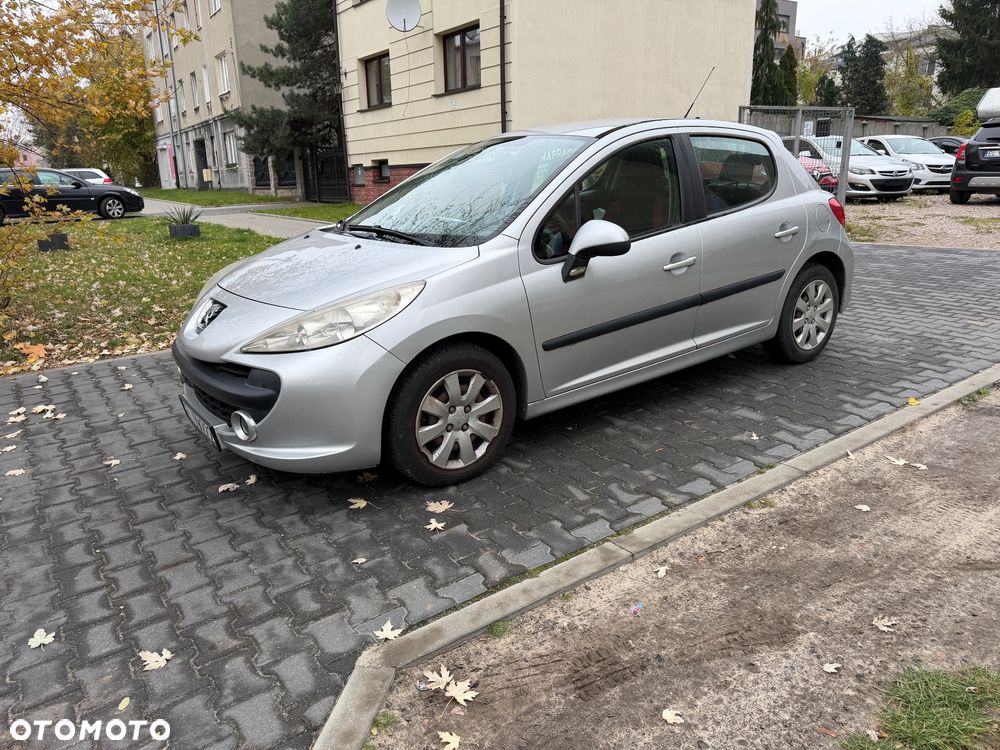 Peugeot 207 2008 photo 4