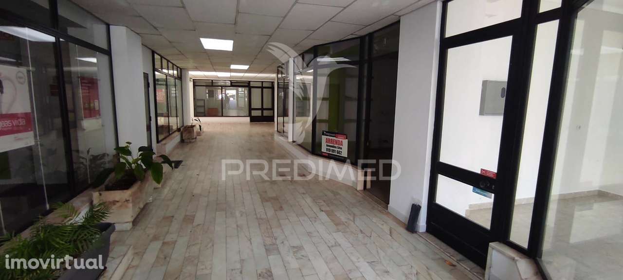 Loja c/ 25m2, Ed. Castelo, Ourém - Grande imagem: 2/9