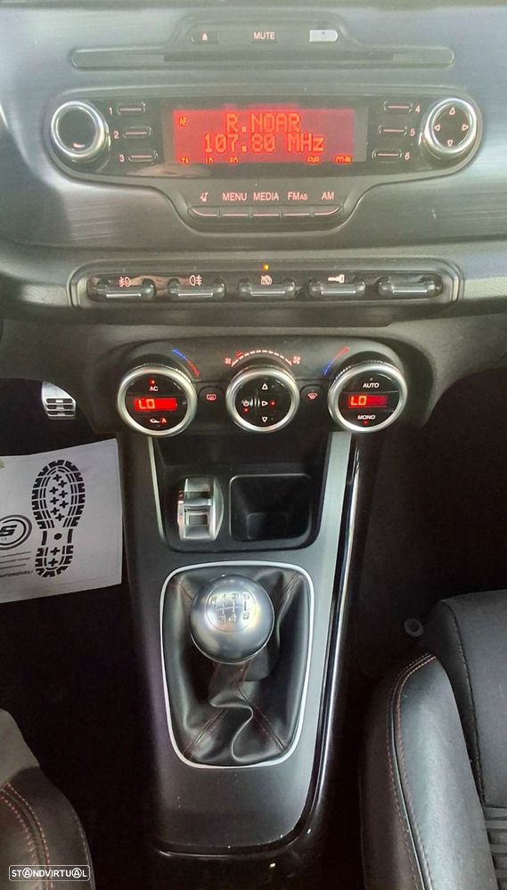 Alfa Romeo Giulietta 1.6 JTDm Distinctive - 14