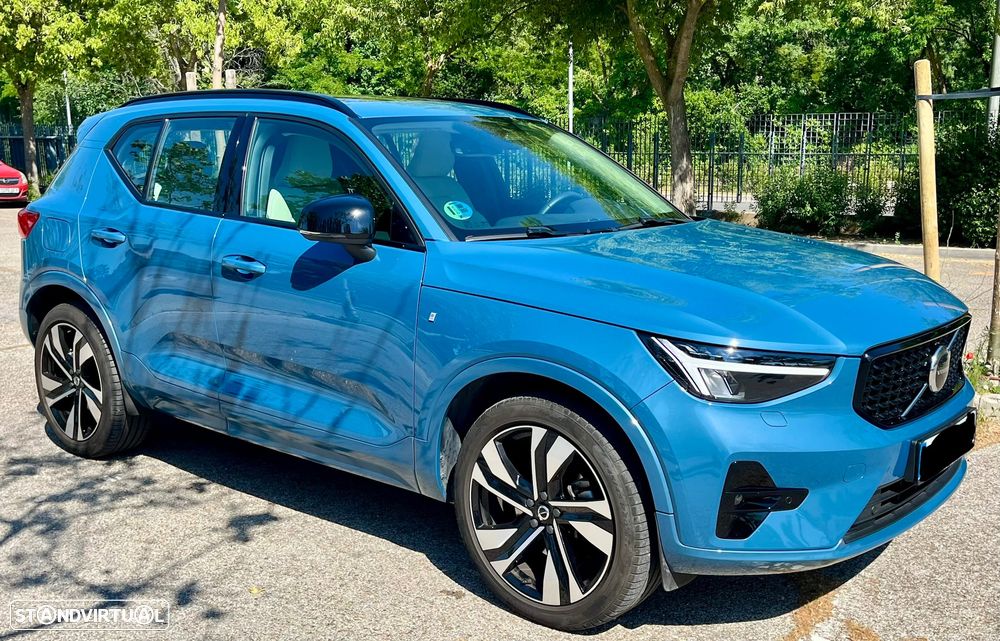 Volvo XC 40 2.0 B3 Black Edition - 1