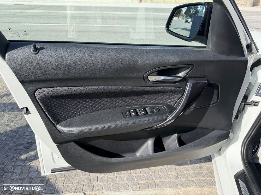 BMW 118 d Pack M - 19