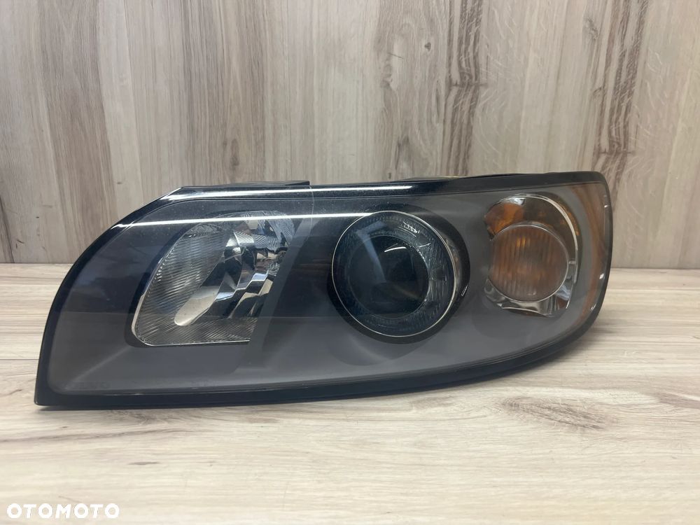 XENON LAMPA LEWA VOLVO V50 S40 EUROPA 31335242 - 1