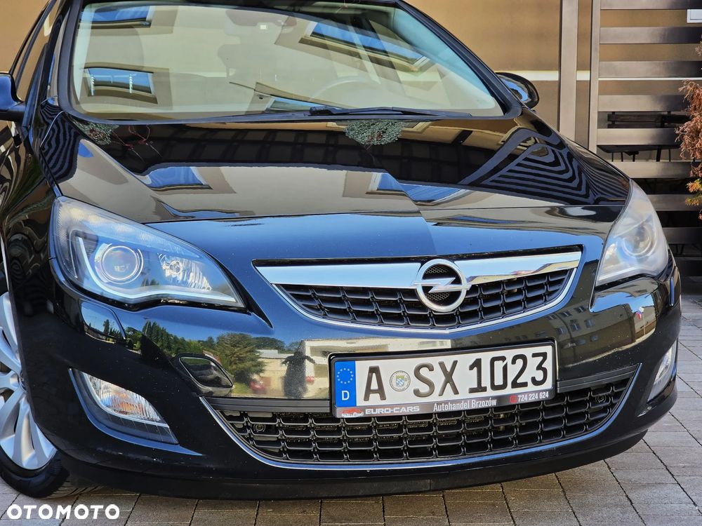 Opel Astra 1.6 Turbo 150 Jahre - 12