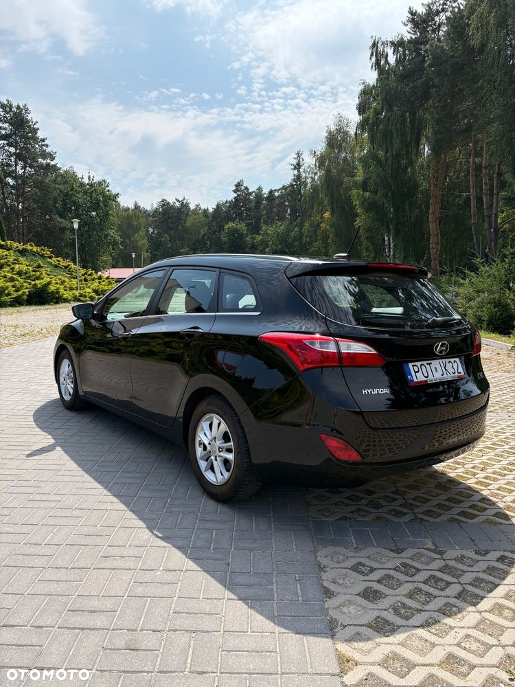 Hyundai i30 blue Kombi 1.6 GDi Style - 4