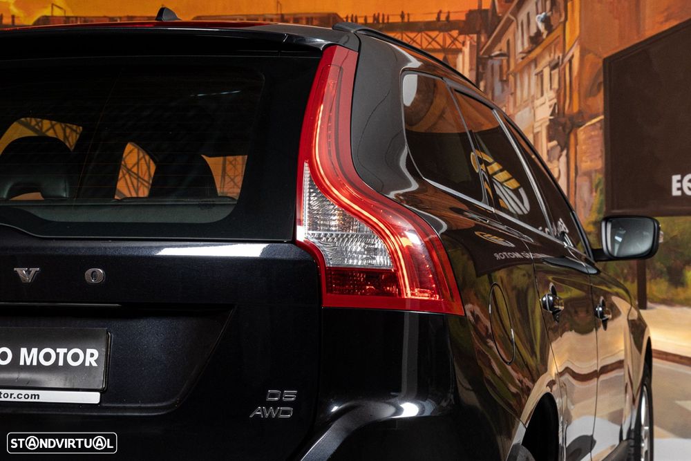 Volvo XC 60 D5 Momentum Geartronic - 9