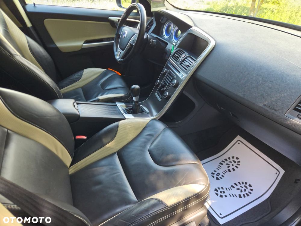 Volvo XC 60 D3 R-Design - 14