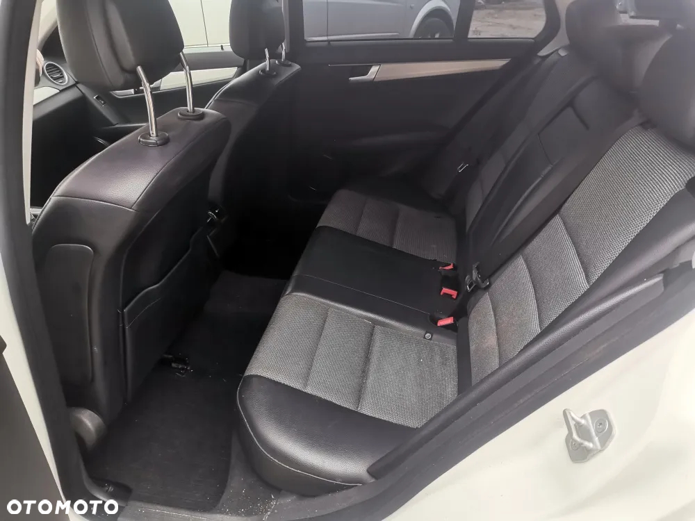 Mercedes-Benz Klasa C 200 CDI BlueEff Avantgarde - 12