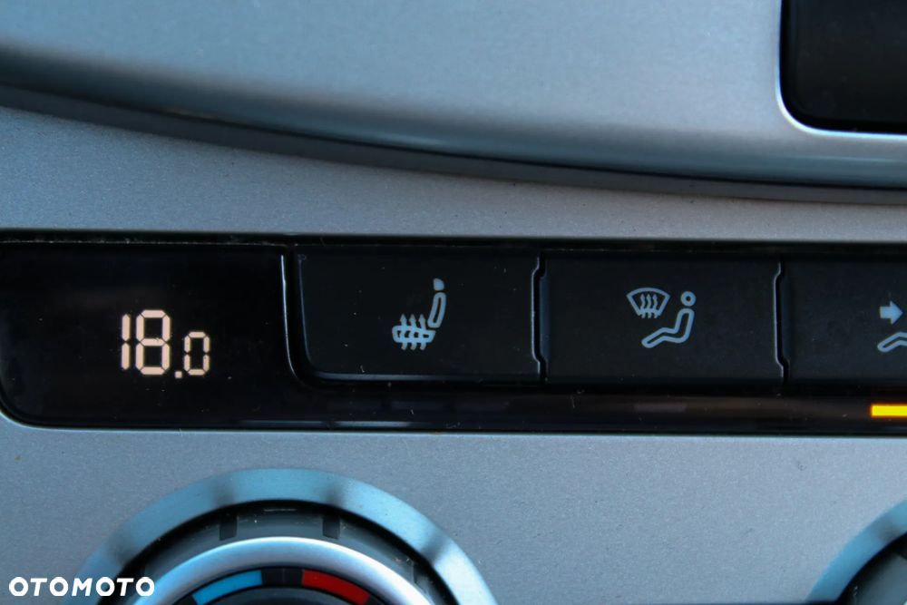 Volkswagen Passat 2.0 TDI Highline DSG - 33