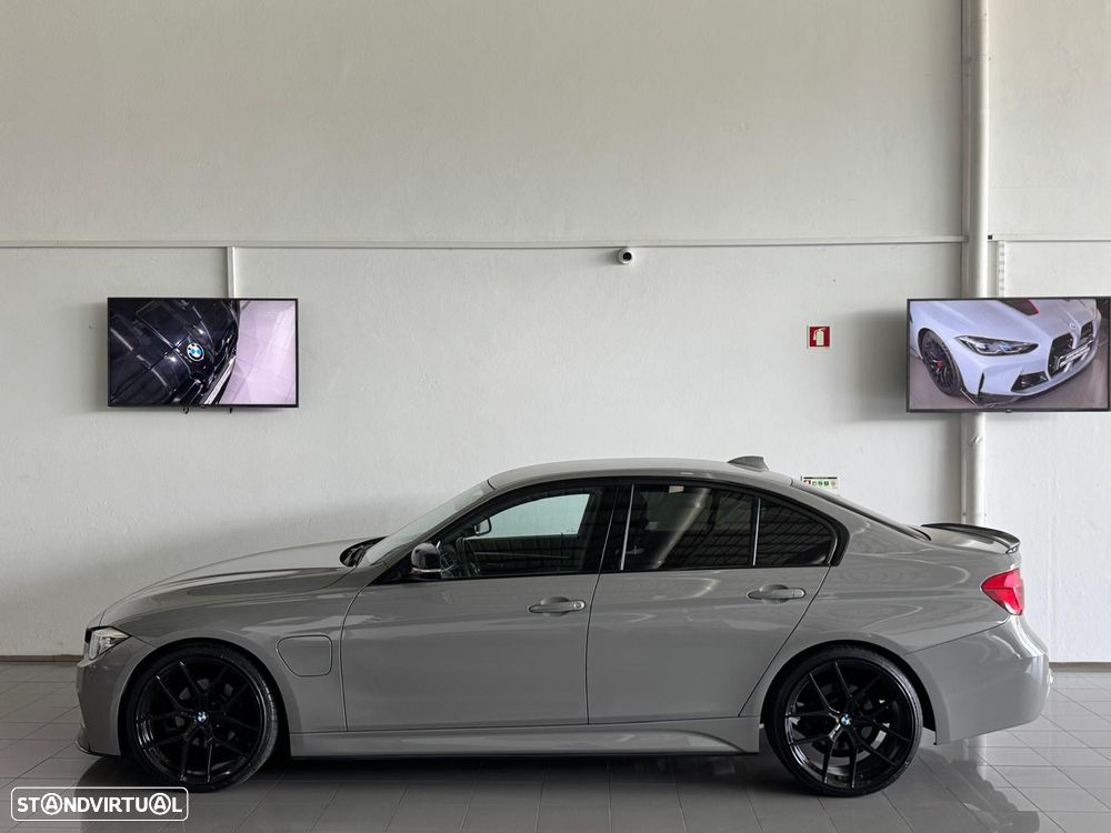 BMW 330 e iPerformance Pack M - 10