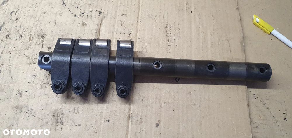 Wałek rozrządu pompowtryskiwaczy popychacze VW Passat B6 2.0 TDI - 4