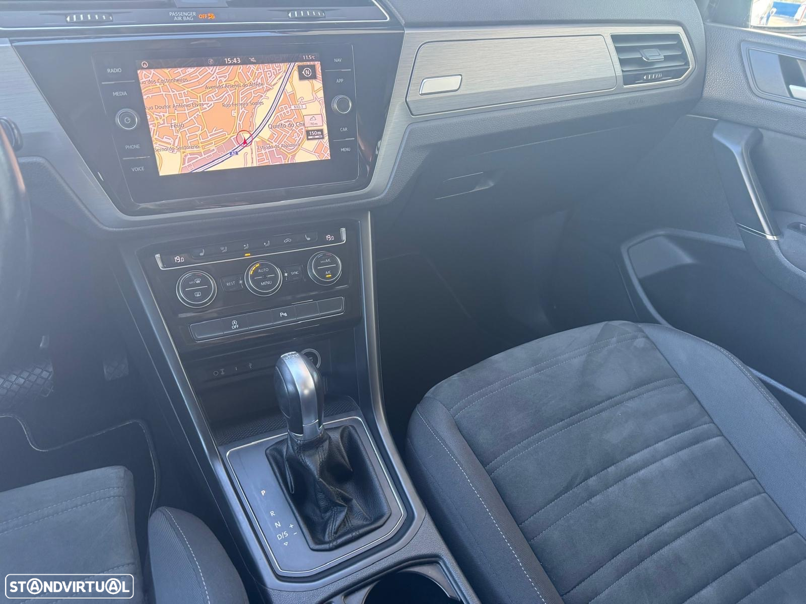 VW Touran 1.6 TDI Confortline DSG - 19