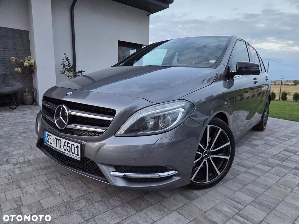 Mercedes-Benz Klasa B 180 7G-DCT UrbanStyle Edition - 27