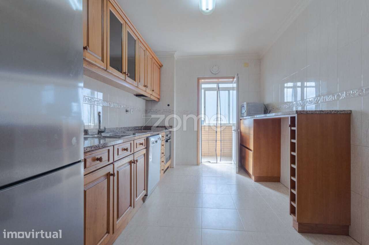 Fantástico Apartamento T2 com Box Fechada e varanda - Grande imagem: 3/26