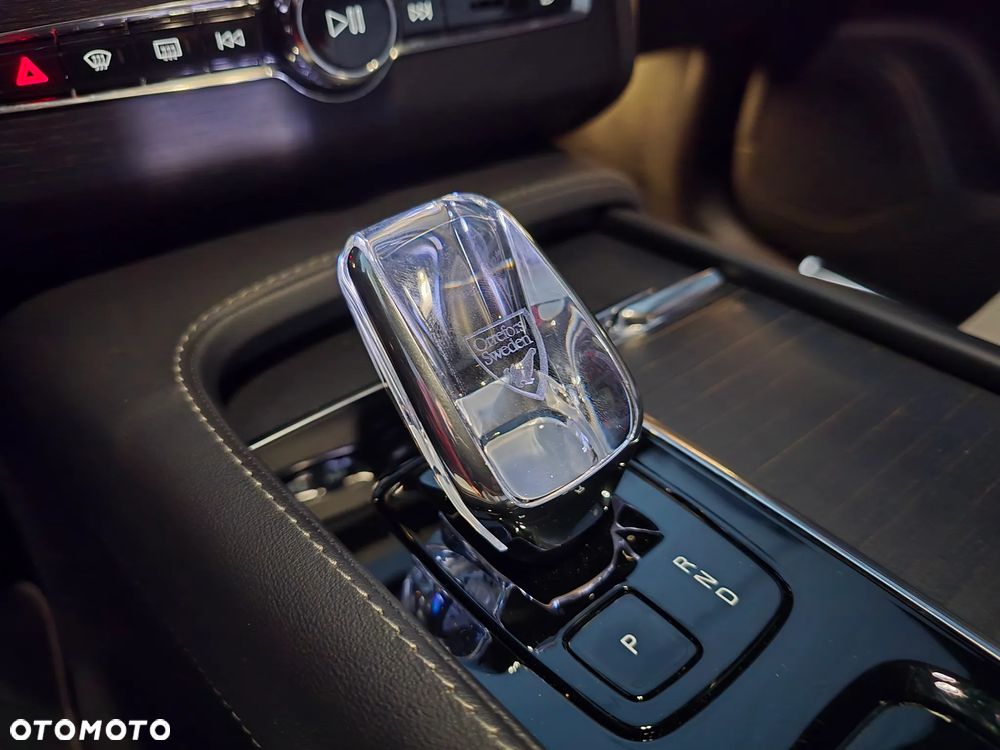 Volvo XC 90 T8 AWD Plug-In Hybrid Ultimate Dark 7os - 15