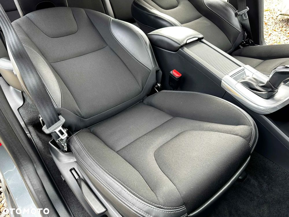 Volvo XC 60 D4 Momentum - 21