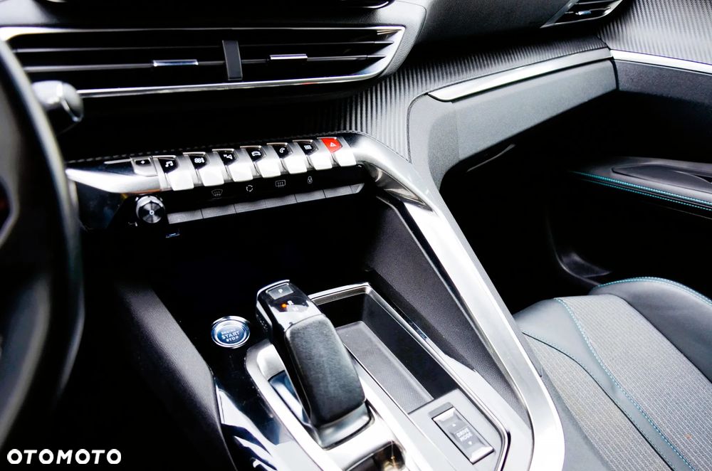 Peugeot 3008 1.6 PureTech Hybrid PHEV Allure S&S EAT8 - 23