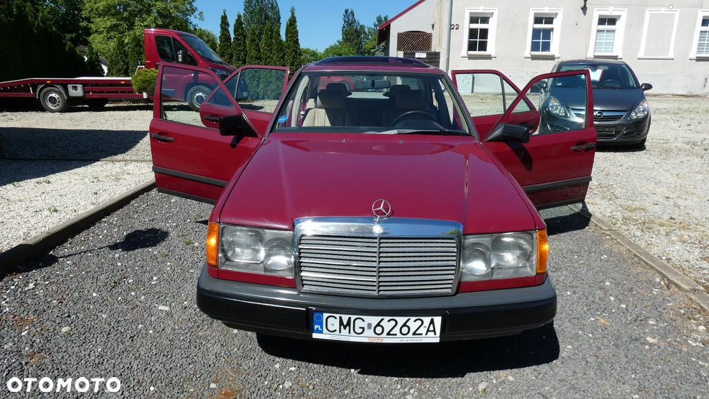 Mercedes-Benz W124 (1984-1993) - 12